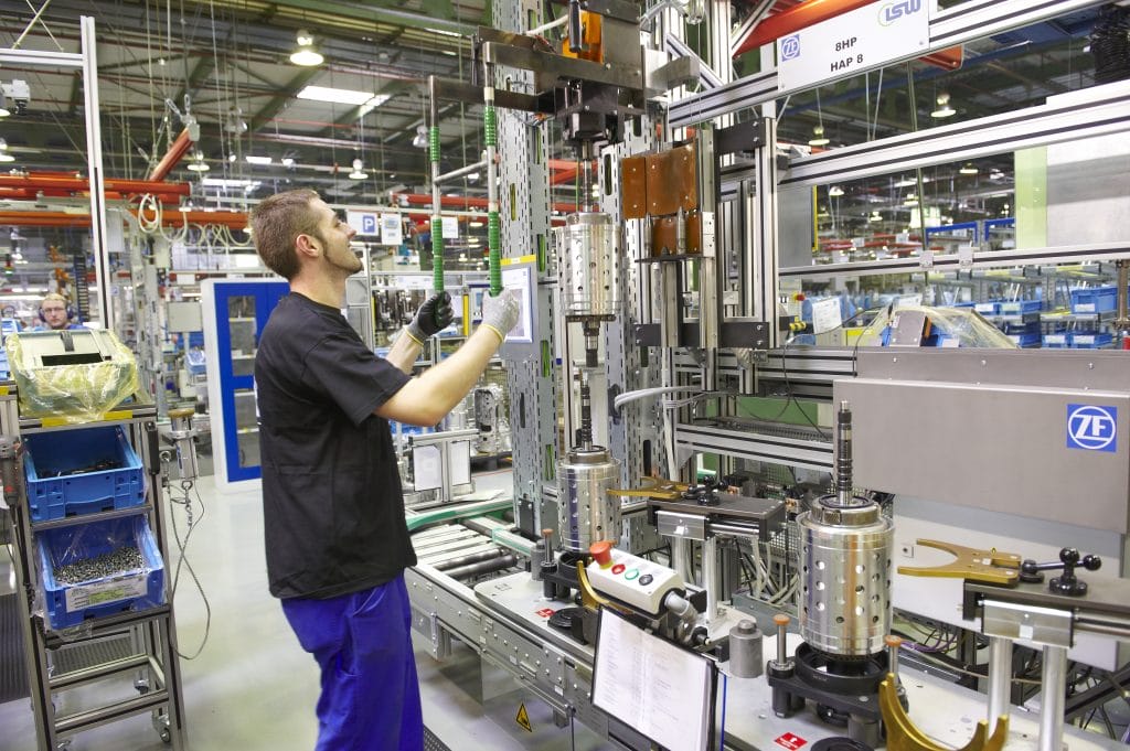 Getriebegehäuse auf Band Produktion Saarbrücken