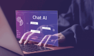 Person, die einen KI-Chatbot nutzt
